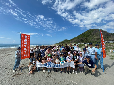 自然塾「海のごみ編」（海岸での自然観察会・ごみ拾い・海洋ごみ楽器演奏会）の紹介画像