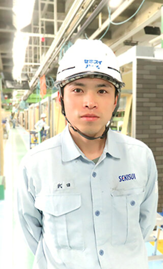  生産部 2013年入社　武田さん